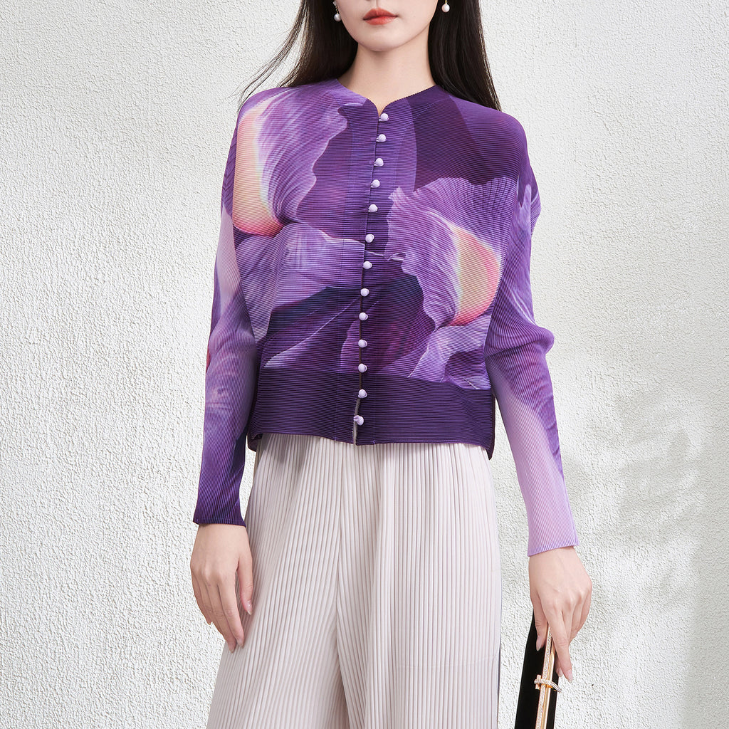 Loose fitting shirt for women