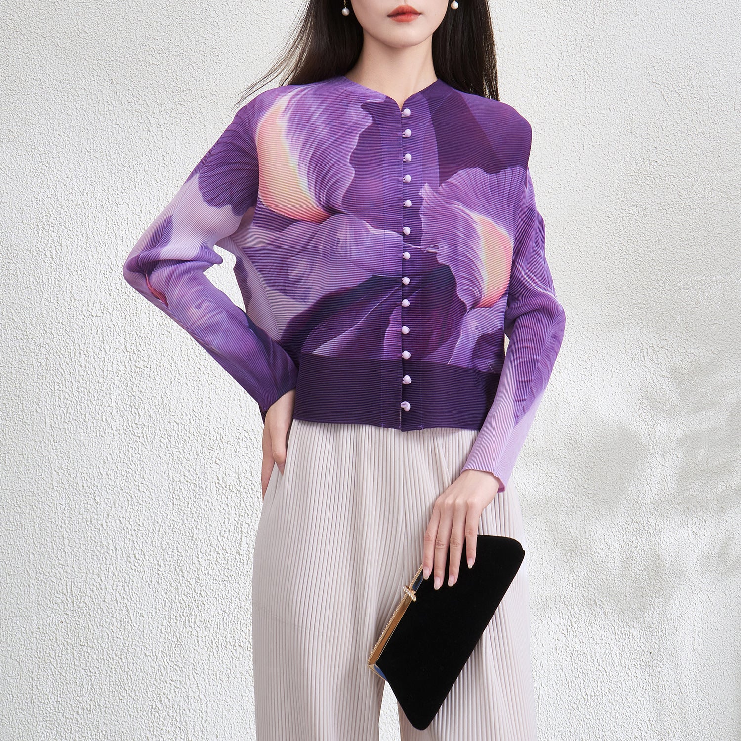 Loose fitting shirt for women